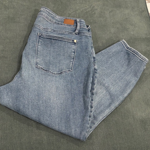 Judy Blue Light Wash Relaxed Fit Ankle Jeans Size 20 W - Picture 10 of 10